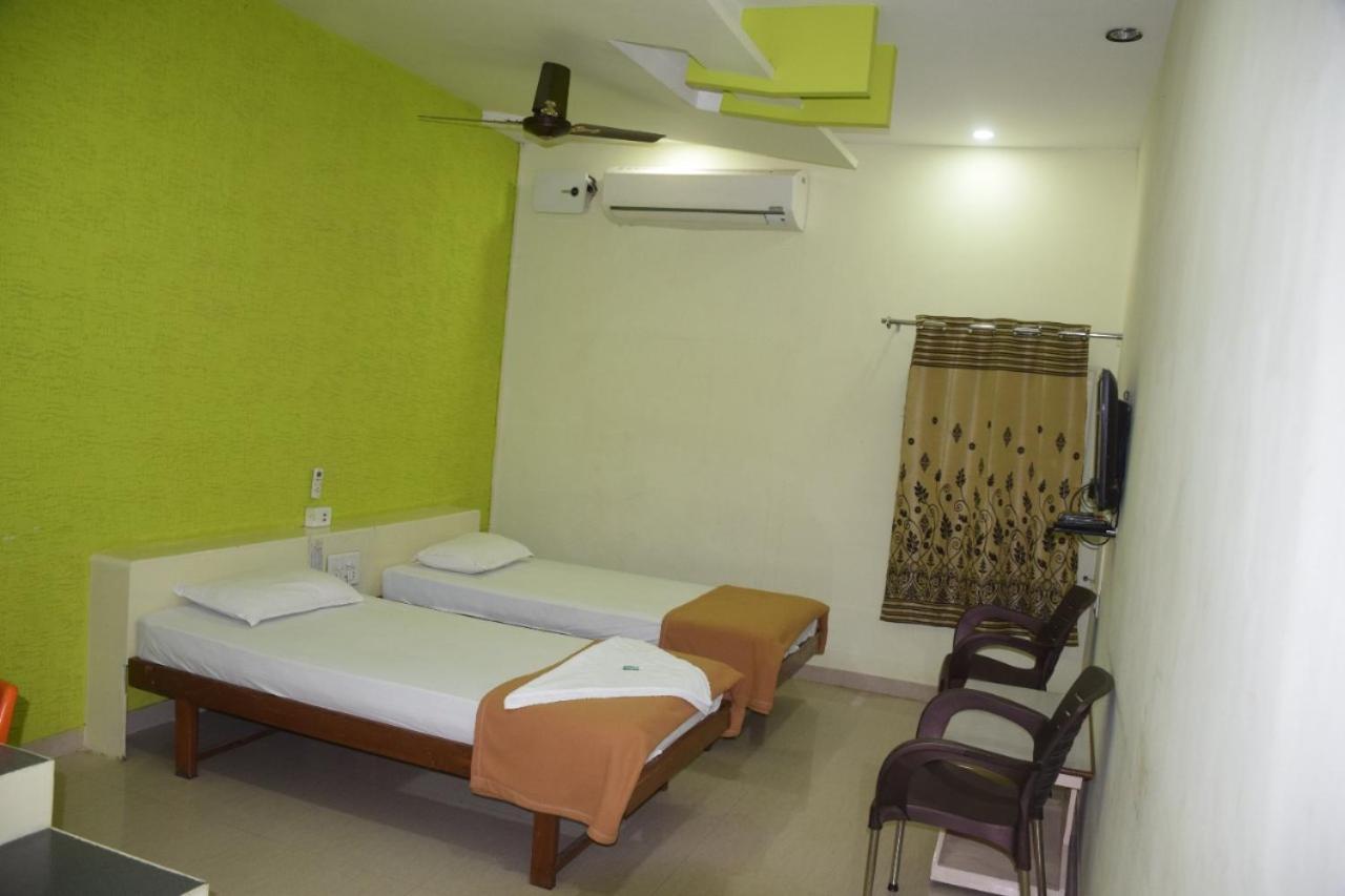 Hotel Uma Executive Lodging Nanded Luaran gambar